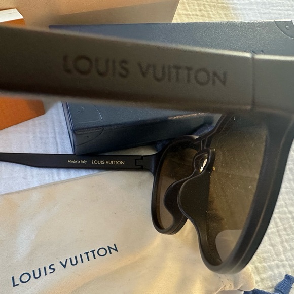 Louis Vuitton LV Waimea Sunglasses - Picture 5 of 9